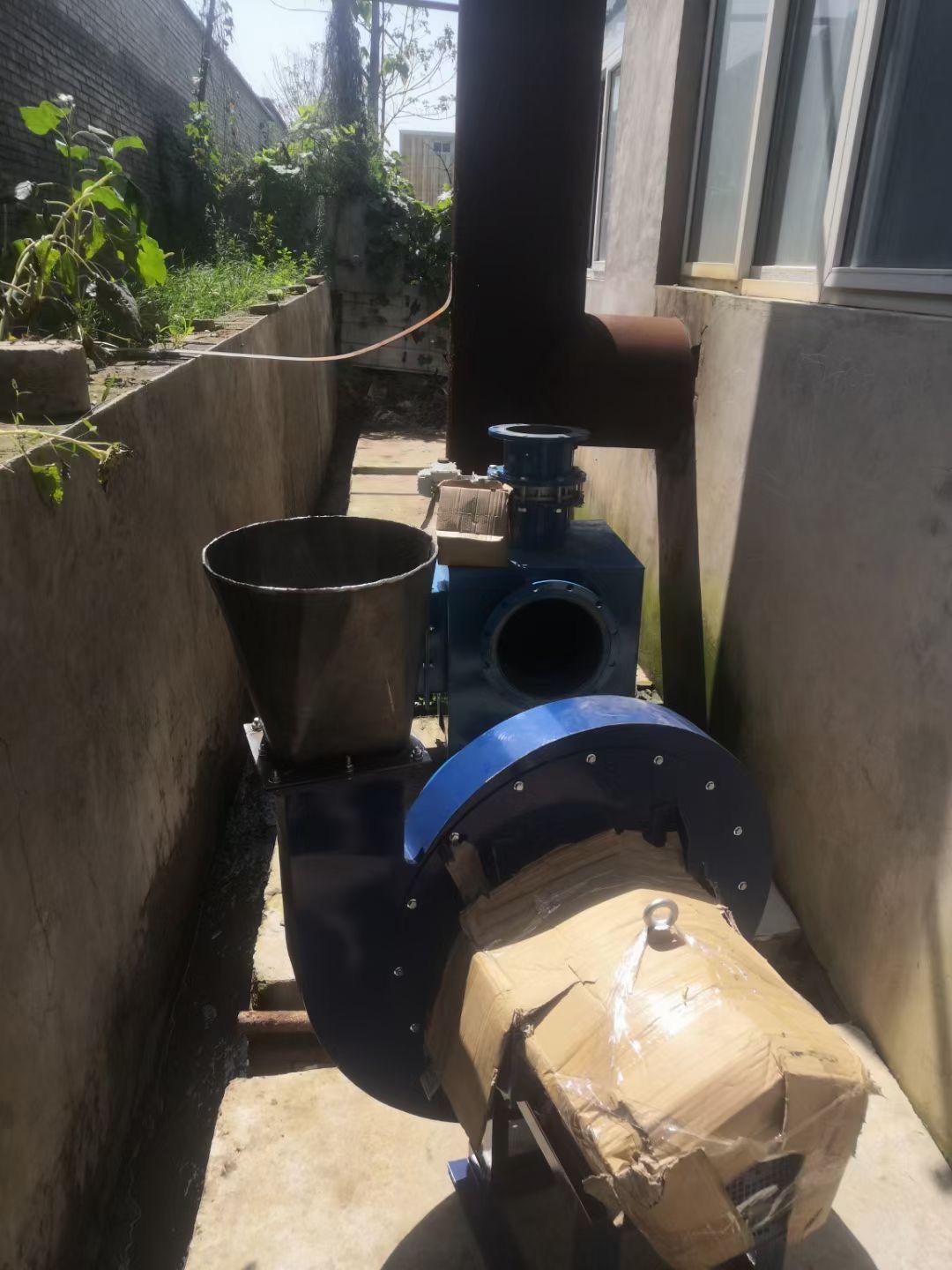 4噸立式鍋爐低氮燃燒器改造現(xiàn)場(chǎng)